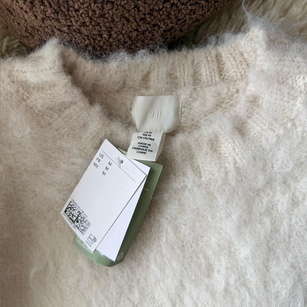 H&M Cream Fuzzy Wool Blend Sweater - Picture 3 of 5